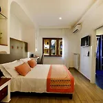 Sorrento Rooms 4*