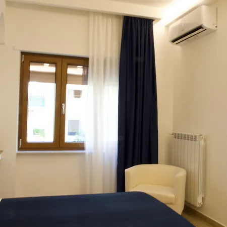 Sorrento Rooms 住宿加早餐酒店 索伦托